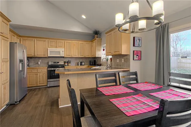 $310,000 | 6022 Northeast 48th Street, Kansas City, MO 64119