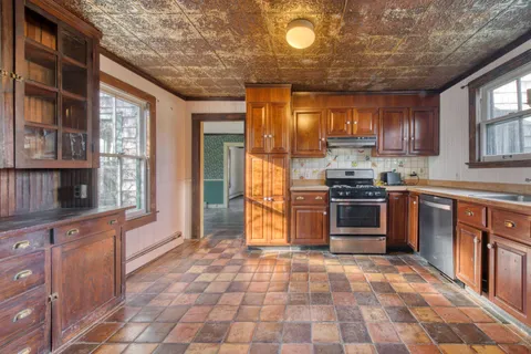 $3,795,000 | 438 Main Street, Amagansett, NY 11930