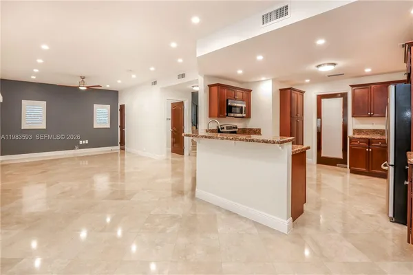 $7,500 | 11064 Southwest 79th Avenue, Miami, FL 33156