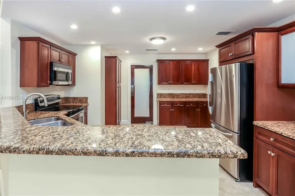 $7,500 | 11064 Southwest 79th Avenue, Miami, FL 33156