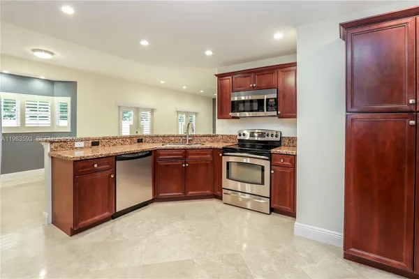 $7,500 | 11064 Southwest 79th Avenue, Miami, FL 33156