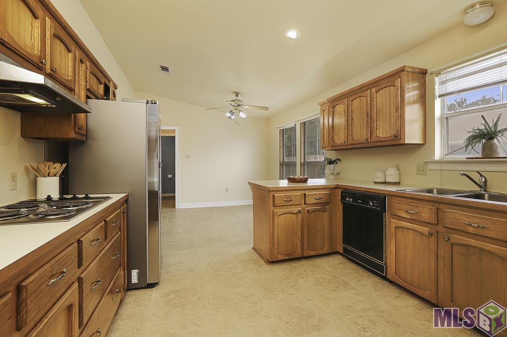 5232 Rivermeadow Drive Baton Rouge, LA 70820 - Photo 10 of 28