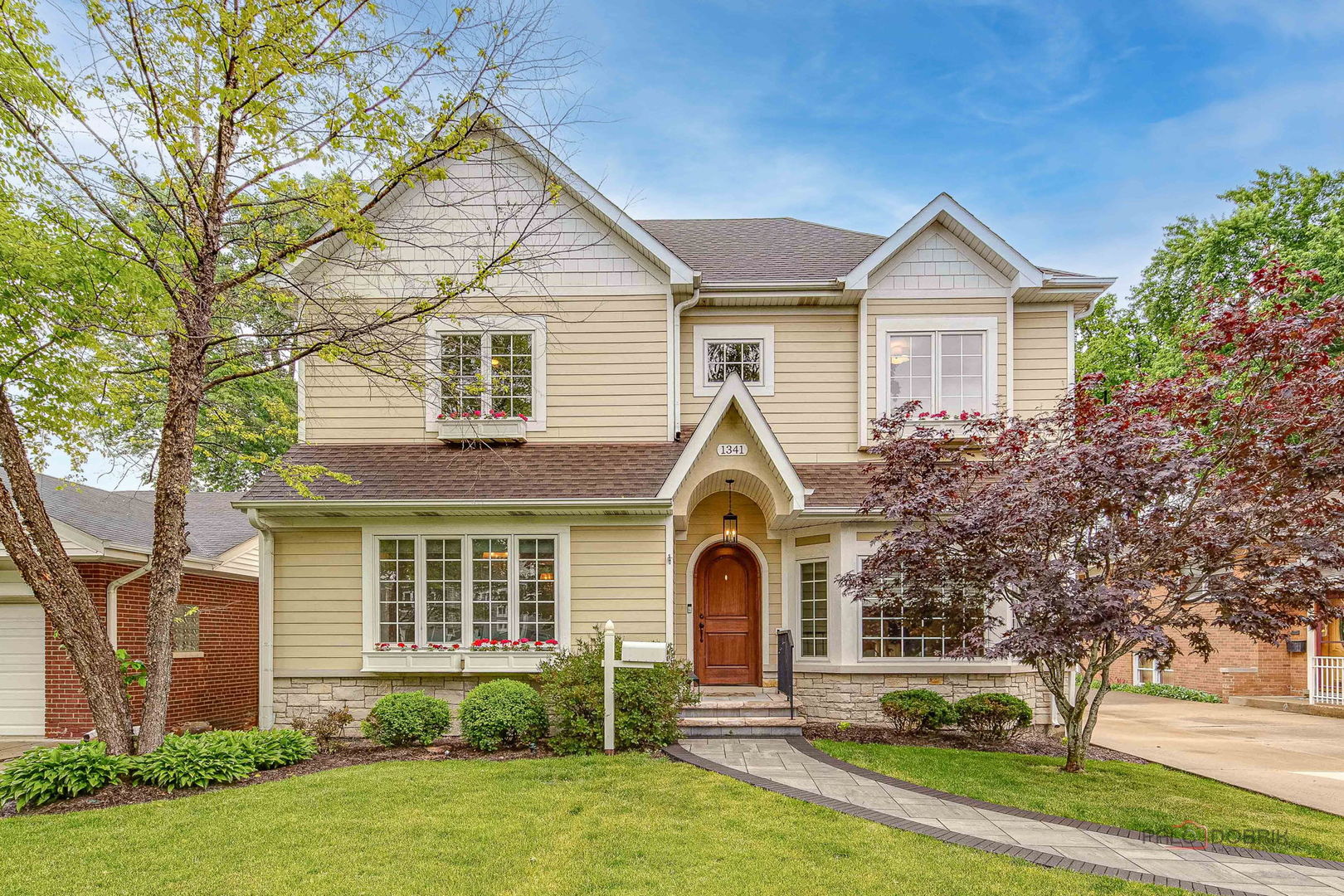 1341 Brophy Avenue Park Ridge, IL 60068 - Photo 1 of 40