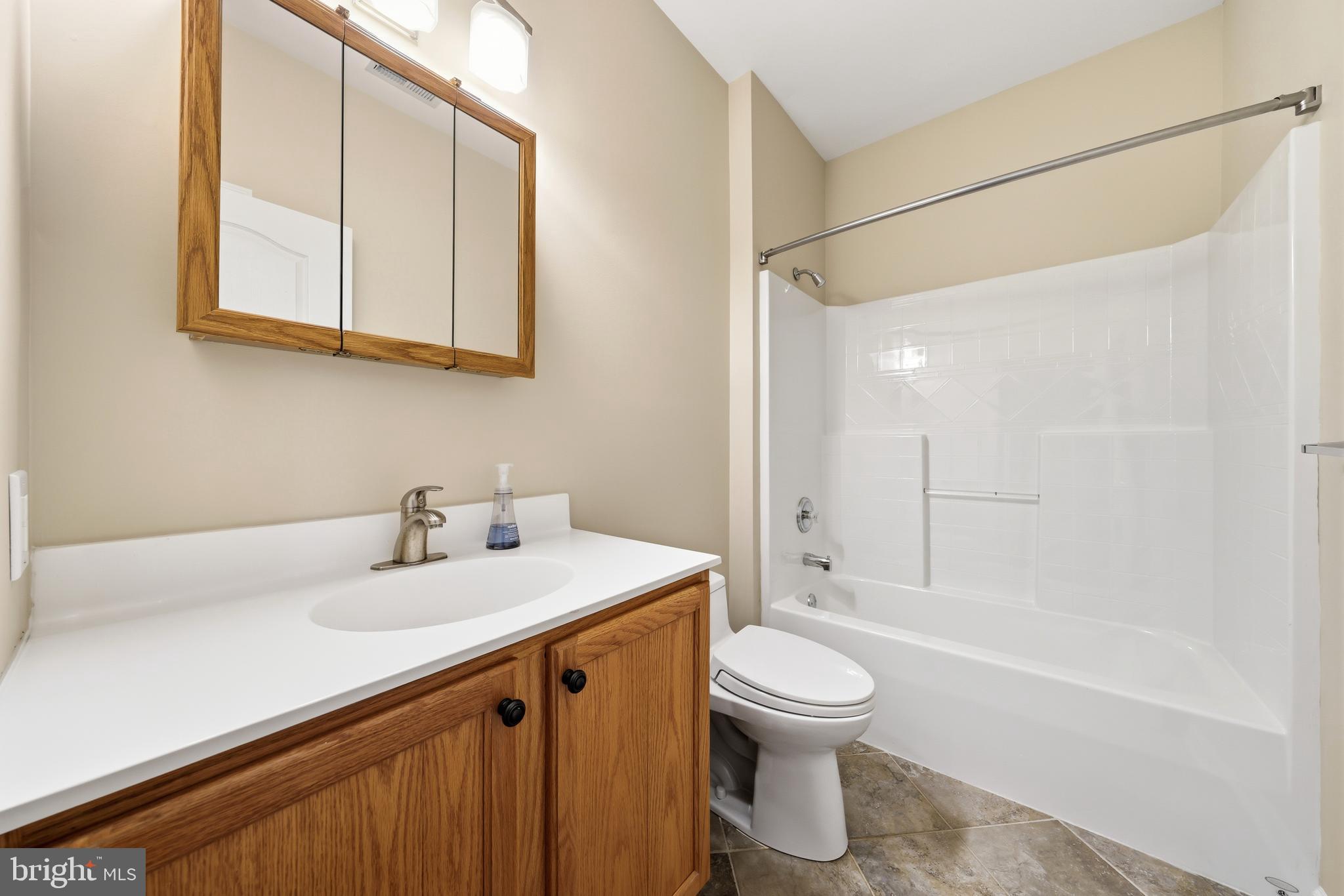 5 Hibiscus Drive Marlton, NJ 08053 - Photo 27 of 32 Hallway Full Bathroom
