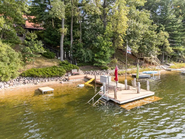 $999,999 | W5571 Aspen Road, Wild Rose, WI 54984