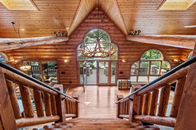 $999,999 | W5571 Aspen Road, Wild Rose, WI 54984