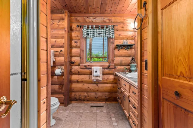 $999,999 | W5571 Aspen Road, Wild Rose, WI 54984