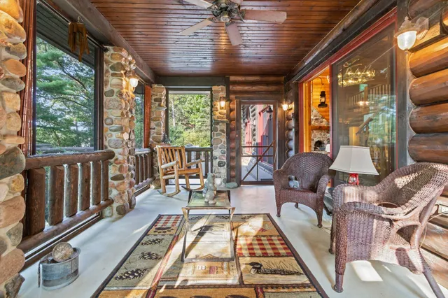 $999,999 | W5571 Aspen Road, Wild Rose, WI 54984