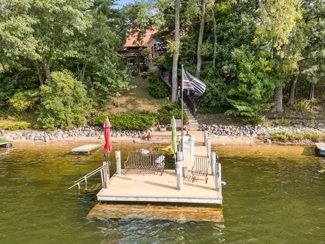 $999,999 | W5571 Aspen Road, Wild Rose, WI 54984