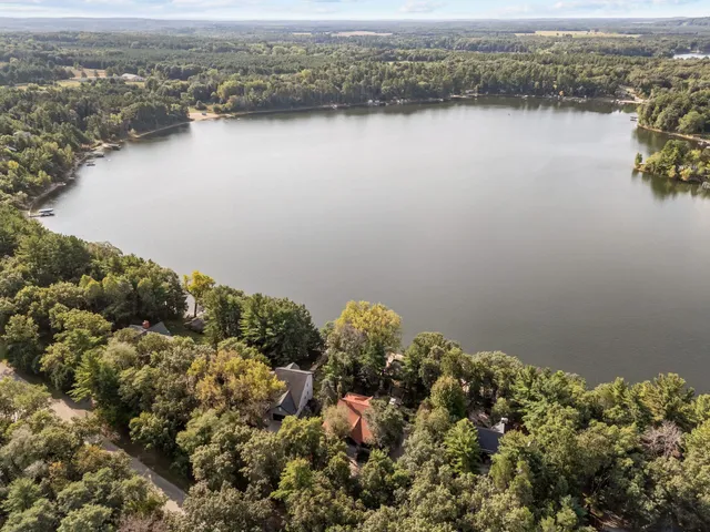 $999,999 | W5571 Aspen Road, Wild Rose, WI 54984