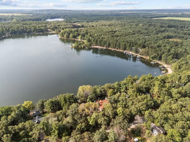 $999,999 | W5571 Aspen Road, Wild Rose, WI 54984