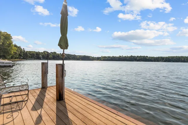 $999,999 | W5571 Aspen Road, Wild Rose, WI 54984