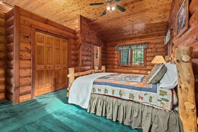 $999,999 | W5571 Aspen Road, Wild Rose, WI 54984