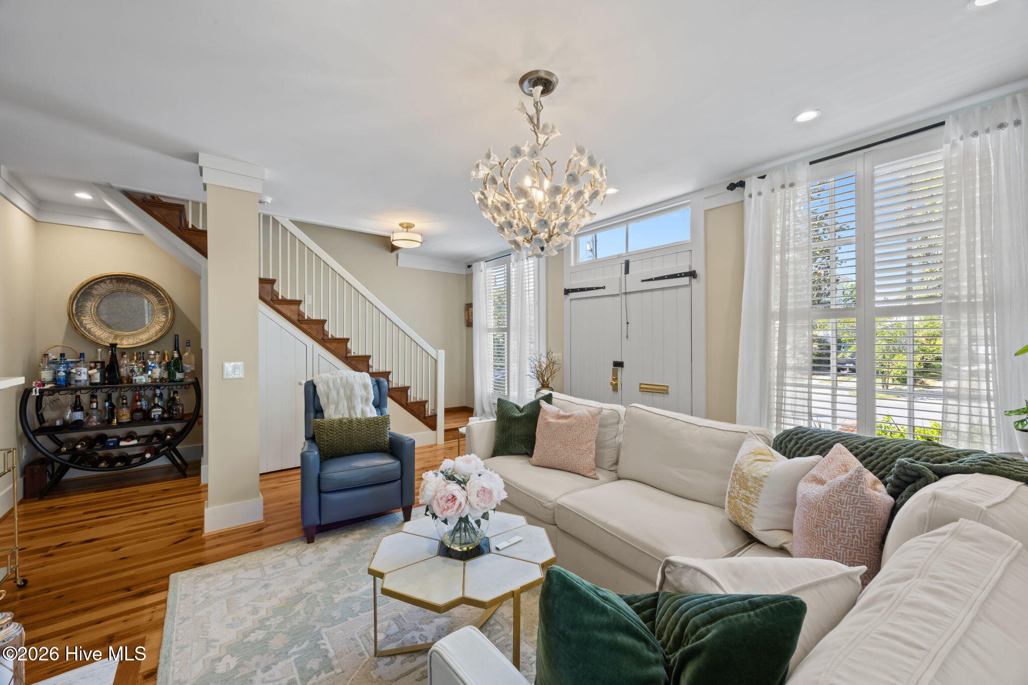 604 East Front Street New Bern, NC 28560 - Photo 12 of 53 living room