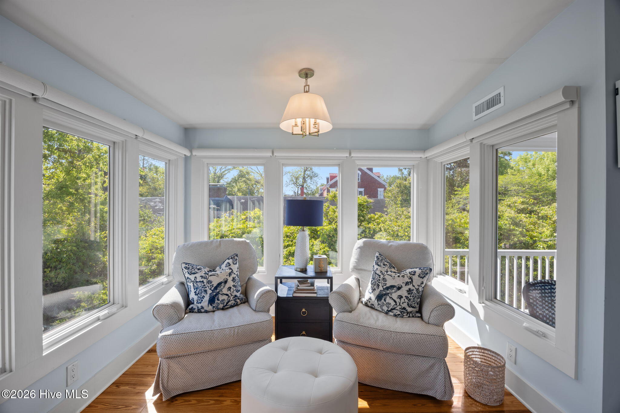 604 East Front Street New Bern, NC 28560 - Photo 28 of 53 sitting area