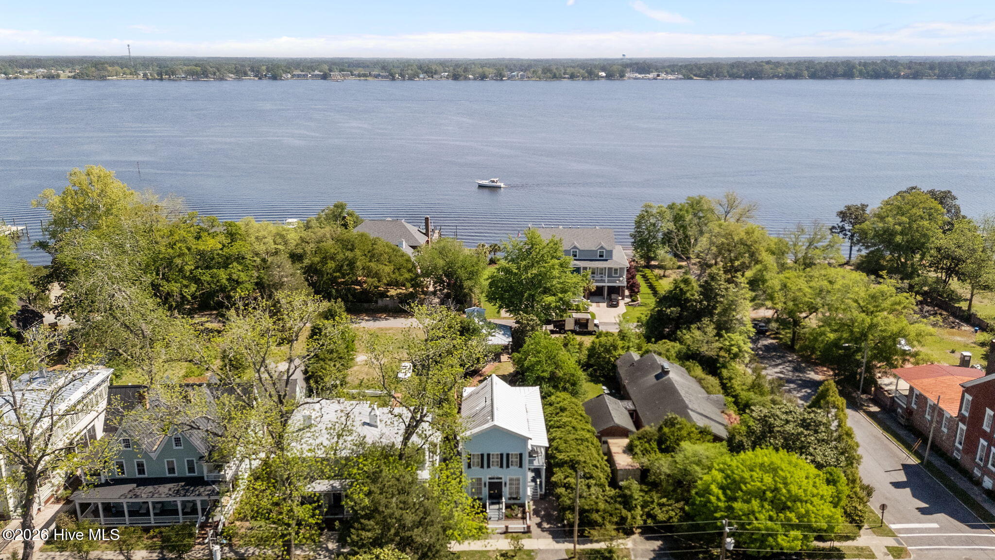 604 East Front Street New Bern, NC 28560 - Photo 52 of 53 55-web-or-mls-DJI_20260415115108_0013_D