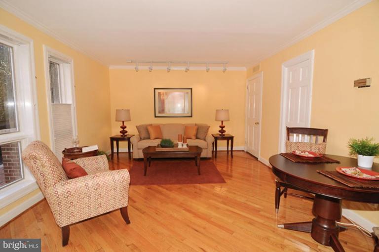 4816 Hampden Lane, Unit R3 Bethesda, MD 20814 - Photo 3 of 10 Living Room #2