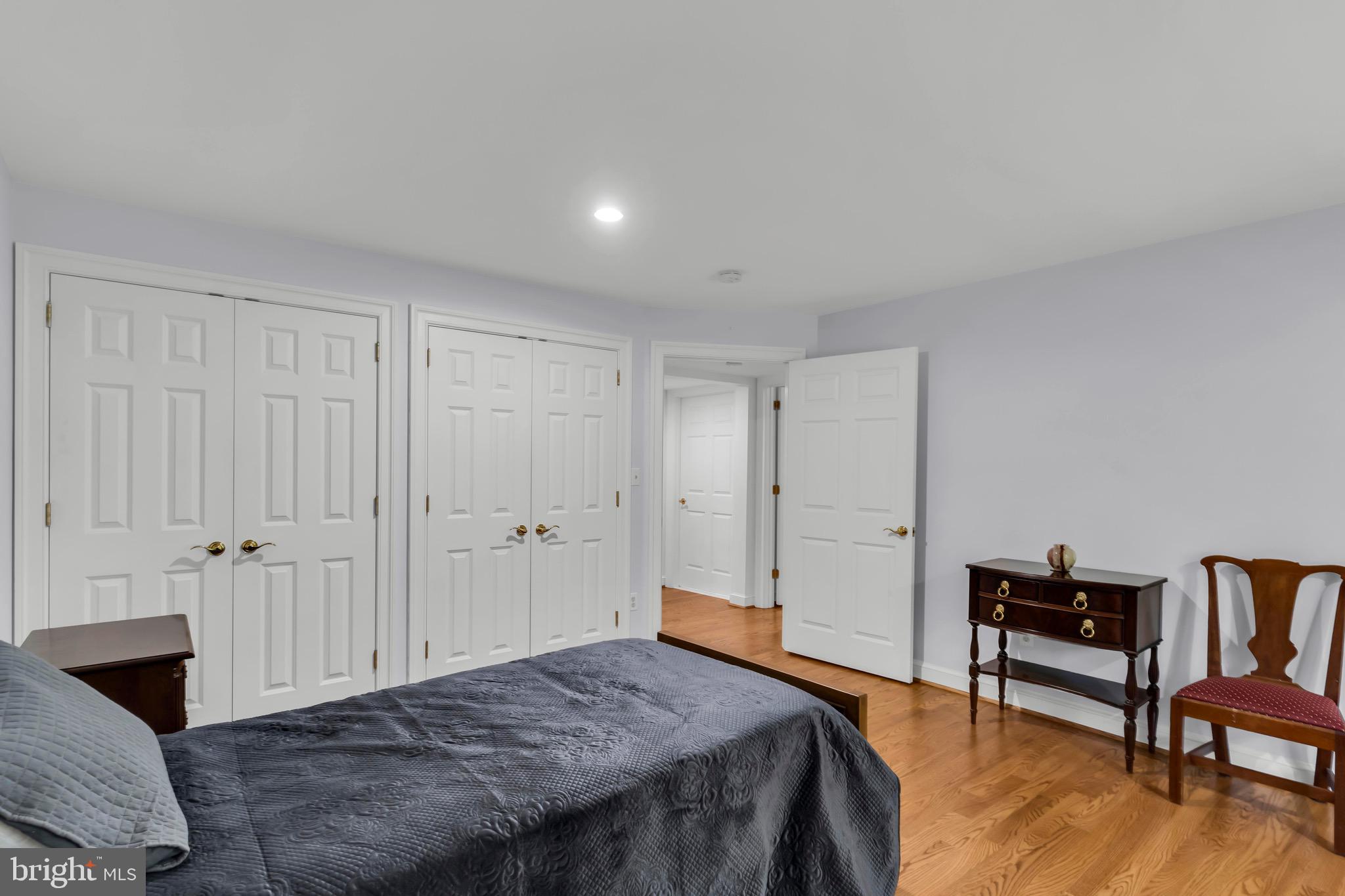 11036 Popes Head Road Fairfax, VA 22030 - Photo 35 of 49
