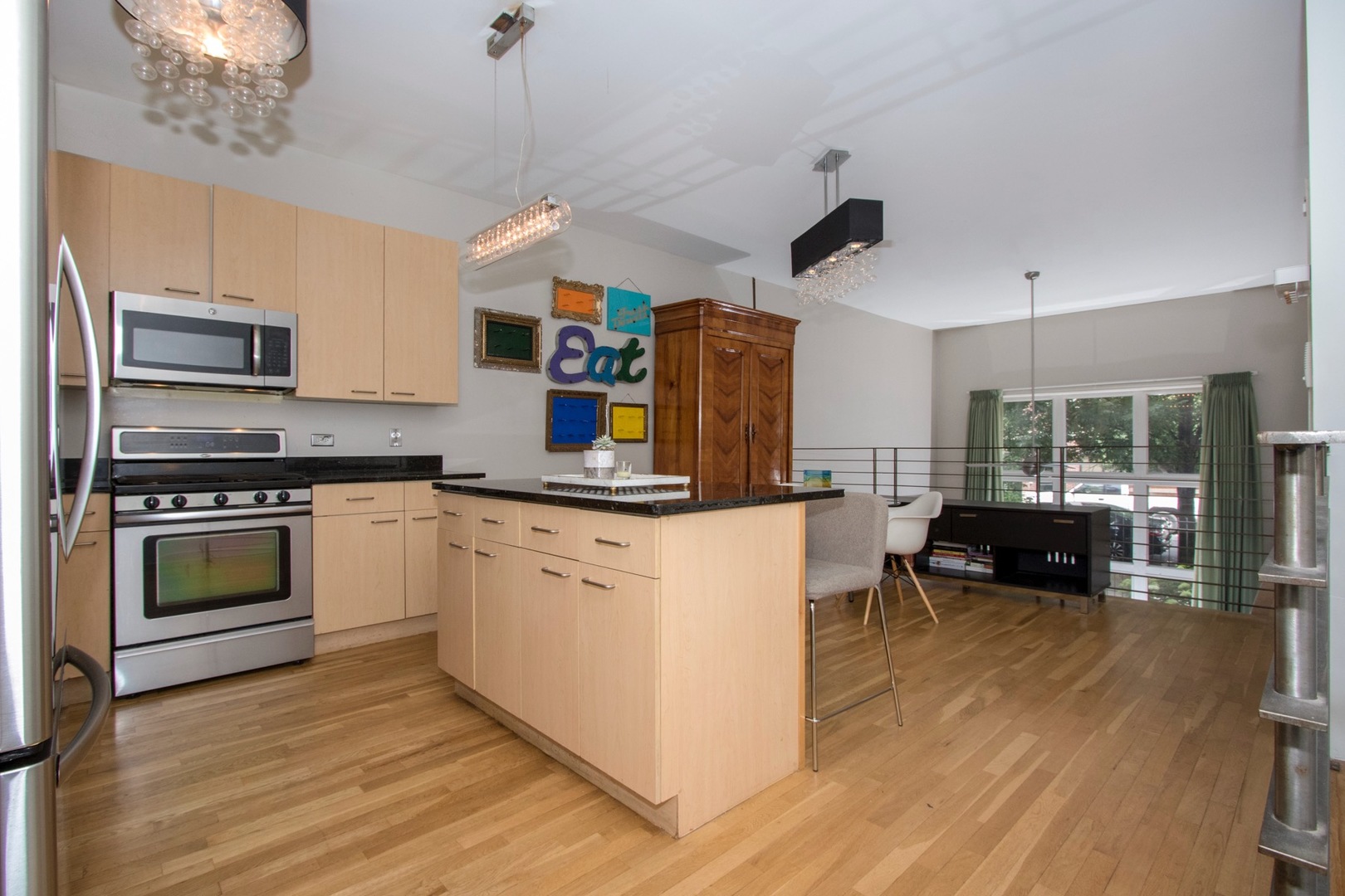 2117 West Rice Street, Unit 1W Chicago, IL 60622 - Photo 3 of 10