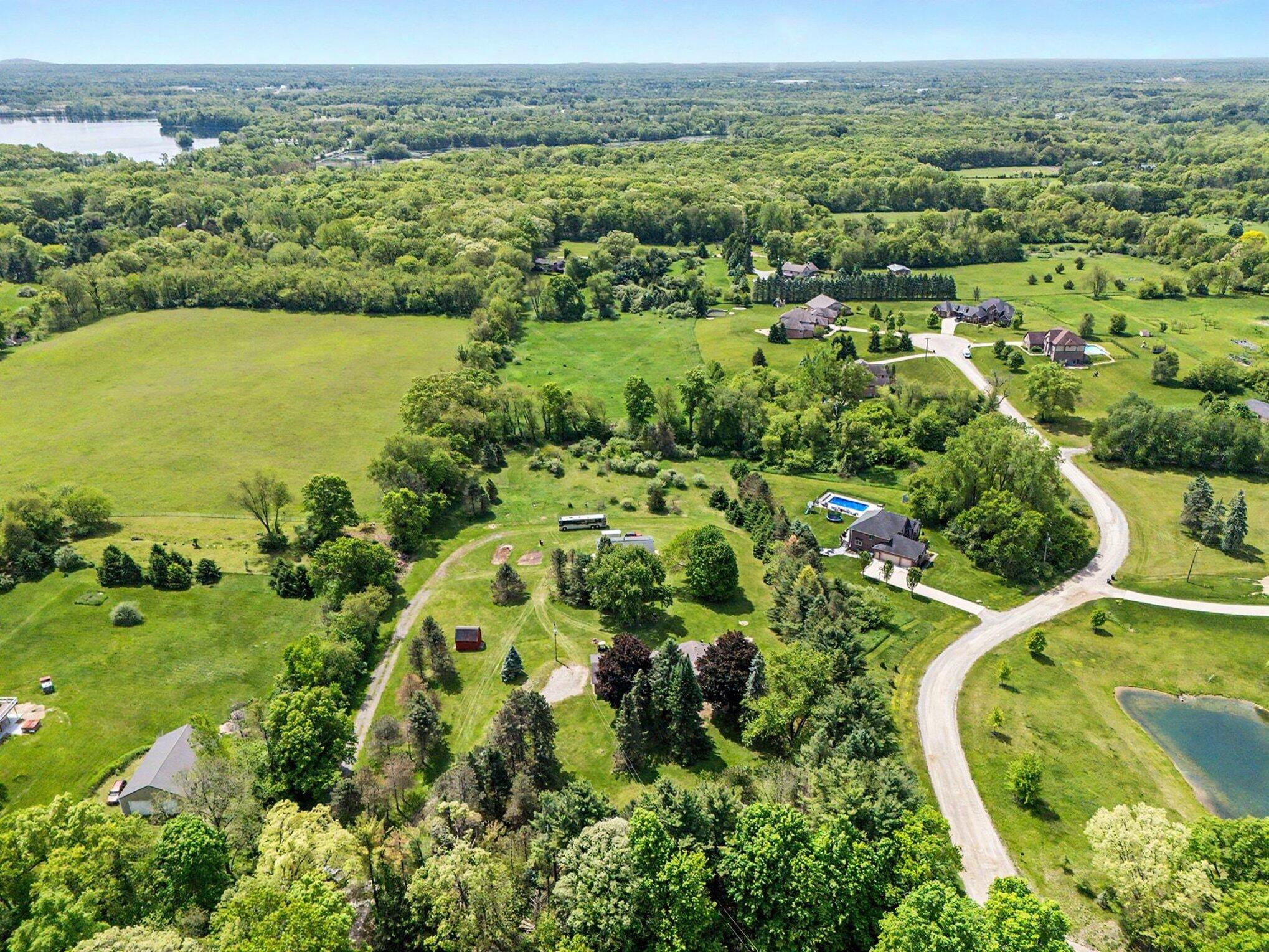 13650 Spencer Road Milford, MI 48380 - Photo 33 of 38 037_file_9506