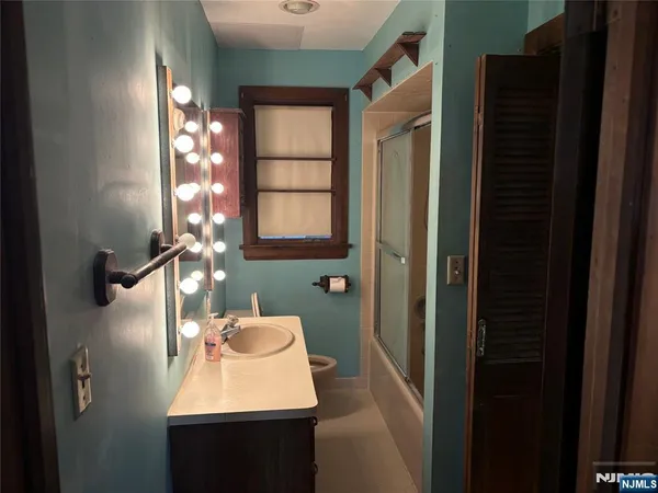 $699,000 | 739 Garden Street, Carlstadt, NJ 07072