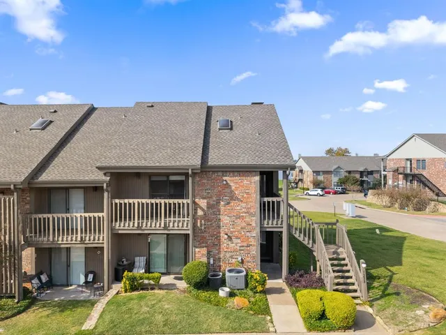 $215,000 | 1238 Signal Ridge Place, Rockwall, TX 75032