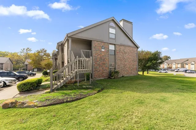 $215,000 | 1238 Signal Ridge Place, Rockwall, TX 75032