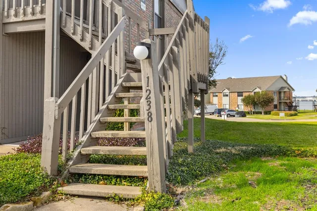 $215,000 | 1238 Signal Ridge Place, Rockwall, TX 75032