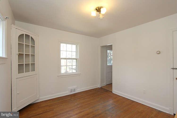 405 Thayer Place Silver Spring, MD 20910 - Photo 7 of 20 Dining Room2