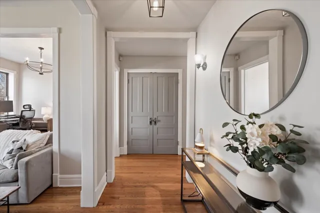 a very nice looking room with a mirror