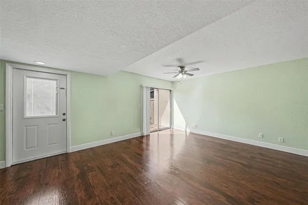 $205,000 | 8606 Palm Lane, Unit 116, Temple Terrace, FL 33637