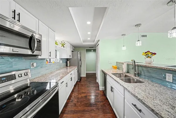 $205,000 | 8606 Palm Lane, Unit 116, Temple Terrace, FL 33637