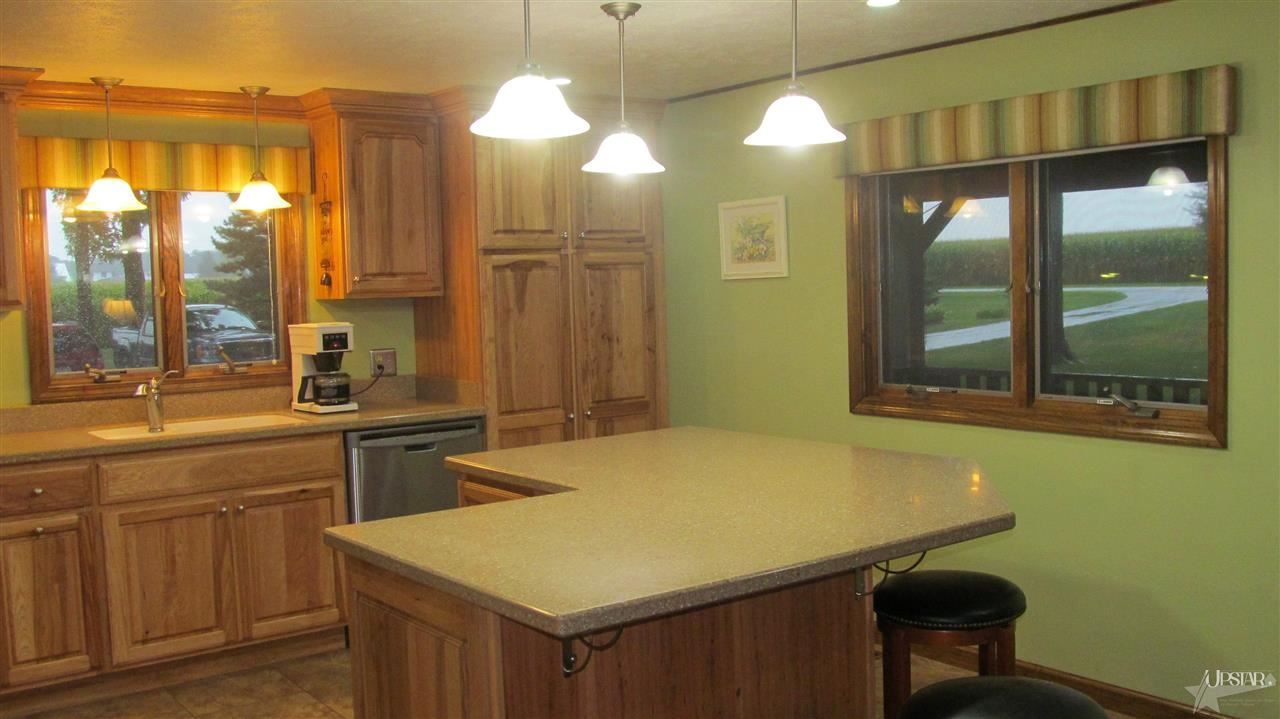 9904 Carroll Road Churubusco, IN 46723 - Photo 8 of 30 Gallery Image 8