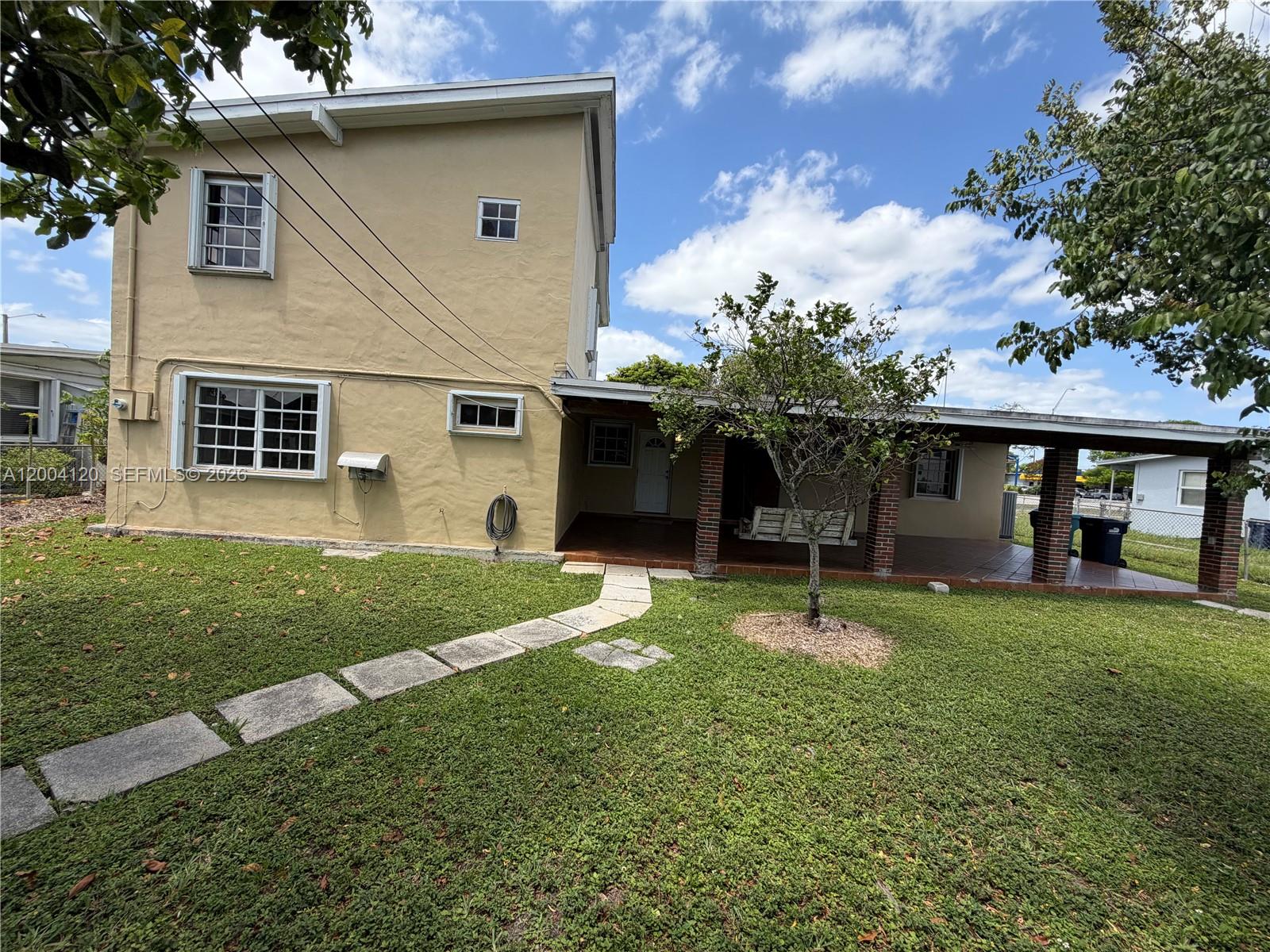 10910 Southwest 40th Street Miami, FL 33165 - Photo 30 of 40