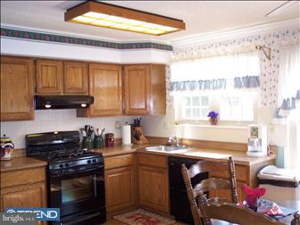 2225 Rittenhouse Square Bensalem, PA 19020 - Photo 4 of 6 Kitchen