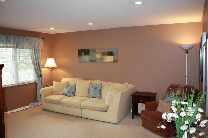 3455 Smiley Road Hilliard, OH 43026 - Photo 2 of 23 Gallery Image 2