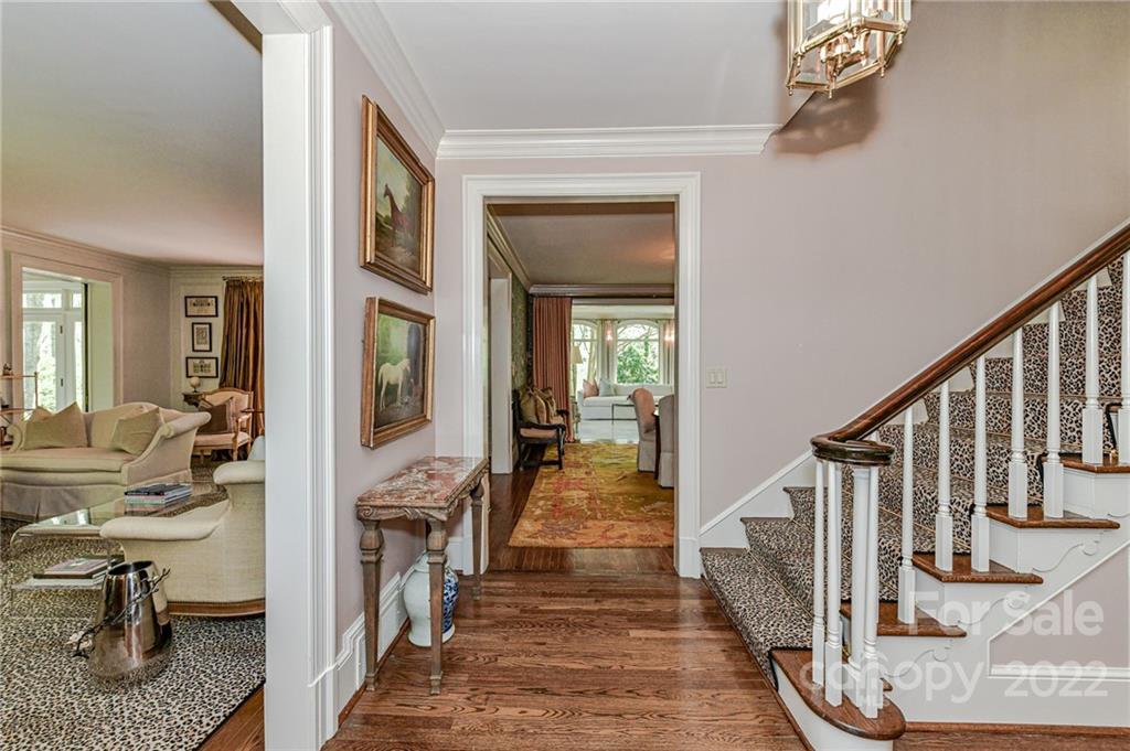5135 Hardison Road Charlotte, NC 28226 - Photo 3 of 48 Gallery Image 3
