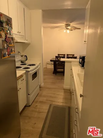 $2,000 | 18307 Burbank Boulevard, Unit 83, Tarzana, CA 91356