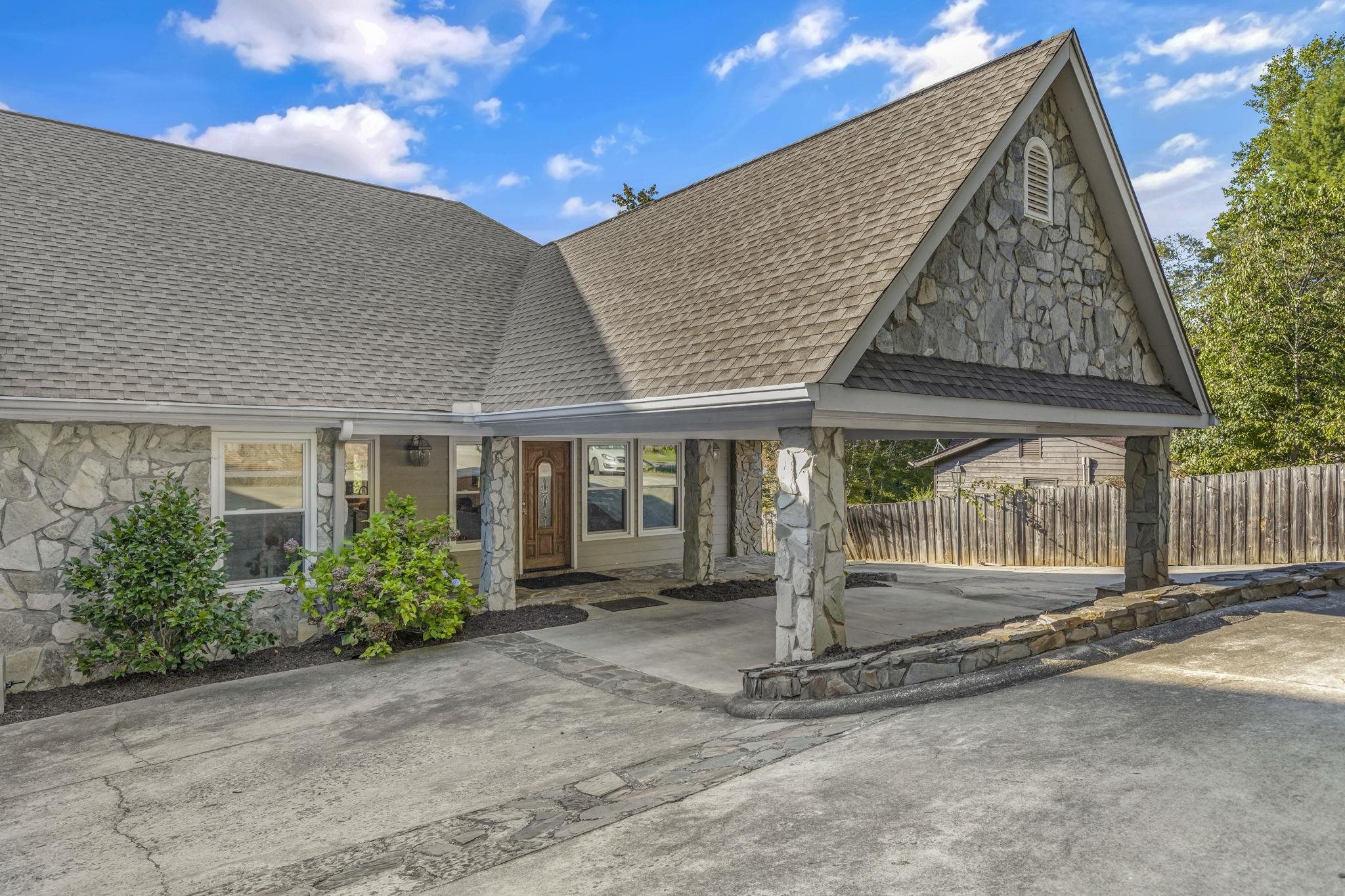 10 Scout Road Greenville, SC 29611 - Photo 3 of 48