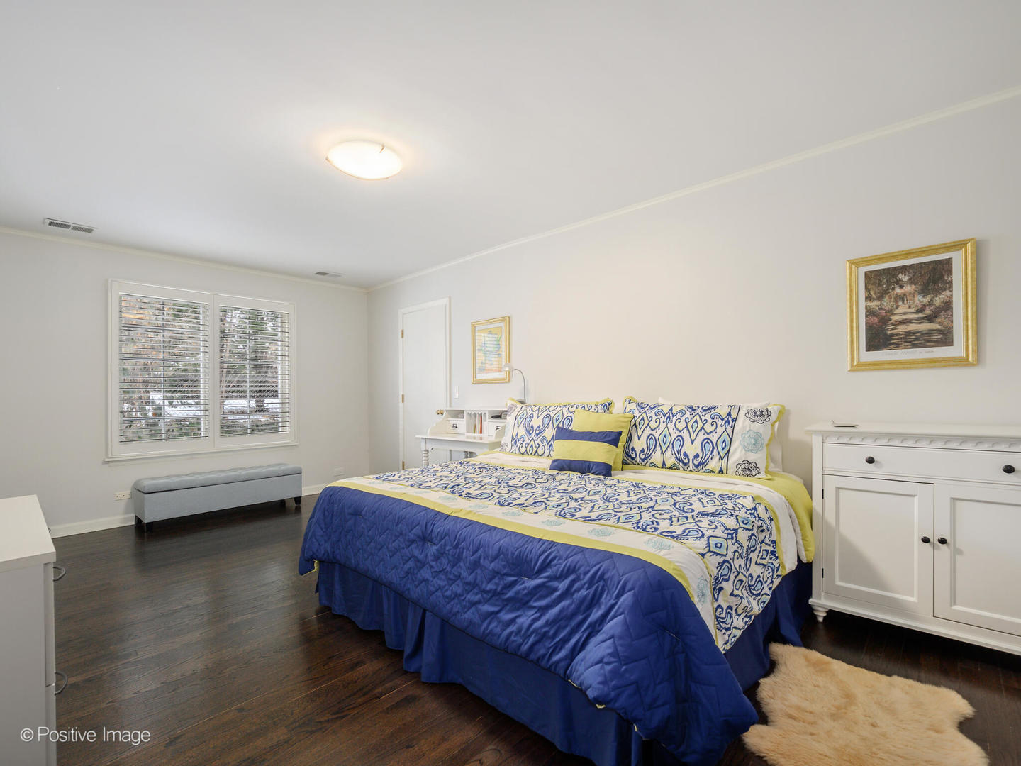 2775 Sheridan Road Evanston, IL 60201 - Photo 16 of 27 a bedroom with a bed and a window