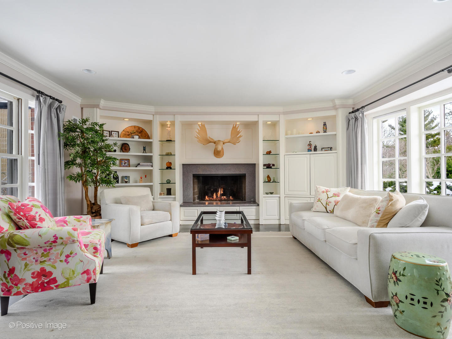 2775 Sheridan Road Evanston, IL 60201 - Photo 6 of 27 a living room with furniture and a fireplace