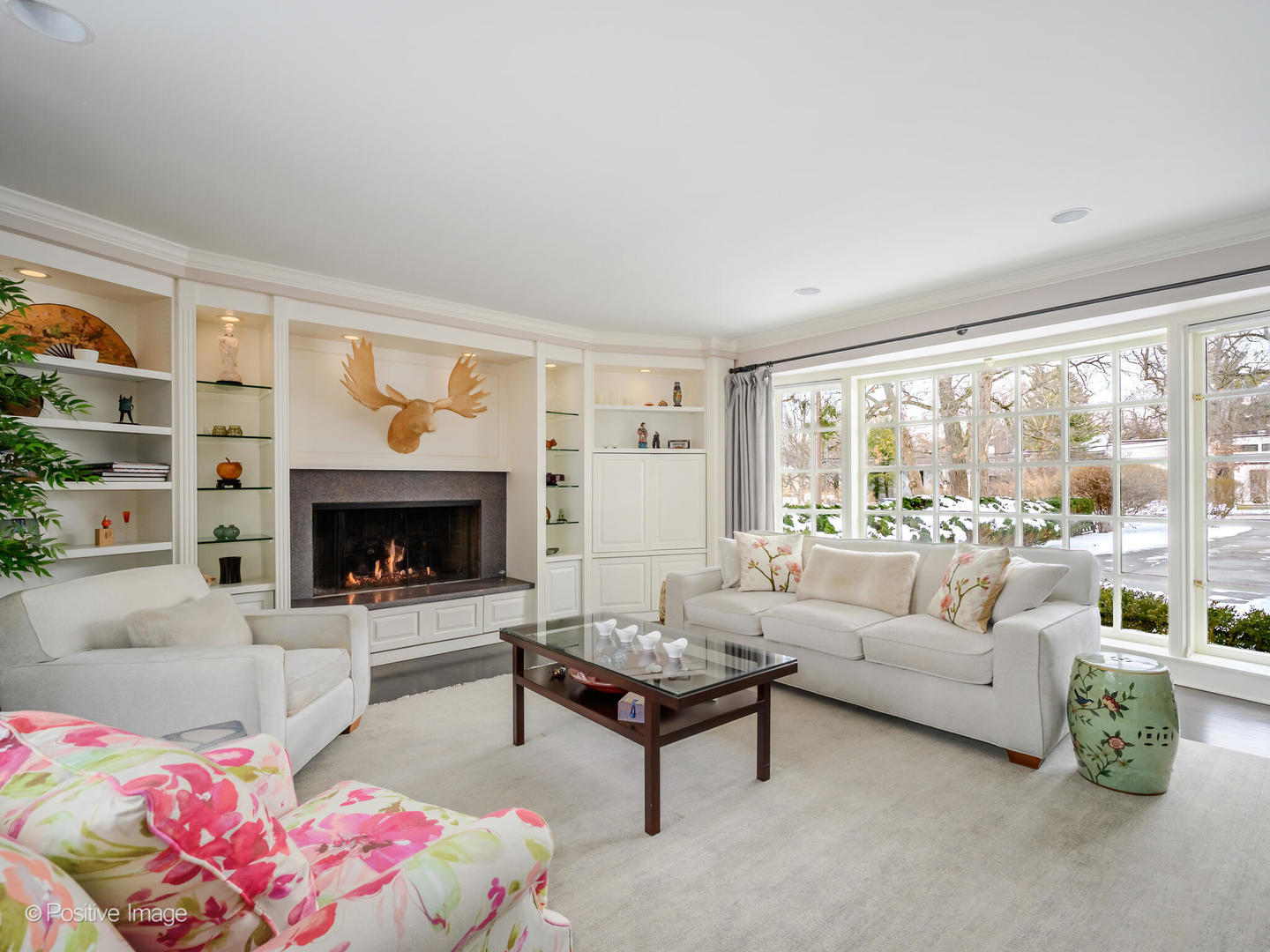 2775 Sheridan Road Evanston, IL 60201 - Photo 7 of 27 a living room with furniture and a fireplace
