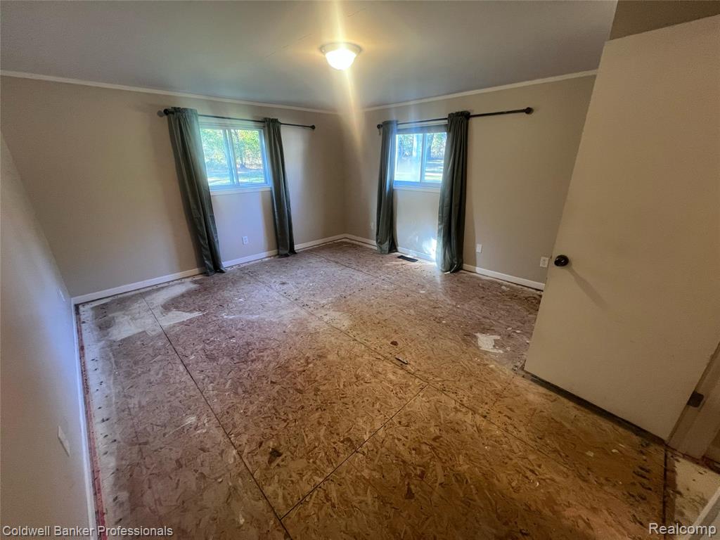904 Rowland Road Leonard, MI 48367 - Photo 18 of 21