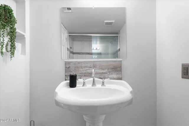 $2,800 | 6109 West Marconi Avenue, Glendale, AZ 85306