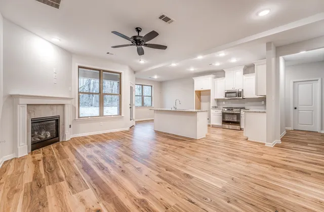 $394,950 | 185 Valleyview Lane, Oakland, TN 38060