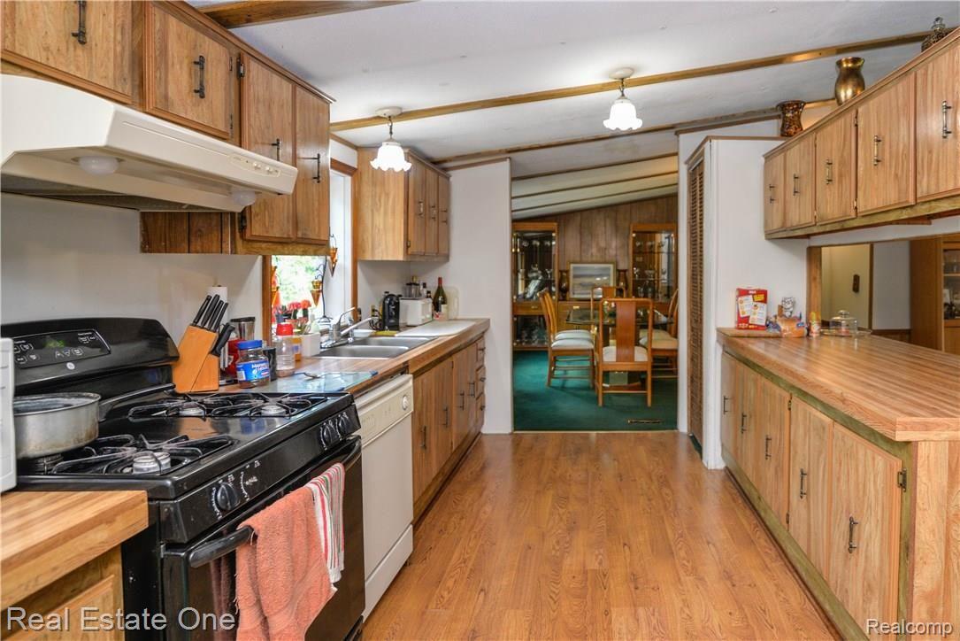 2677 North Hughes Road Howell, MI 48855 - Photo 13 of 25 12_1.jpg