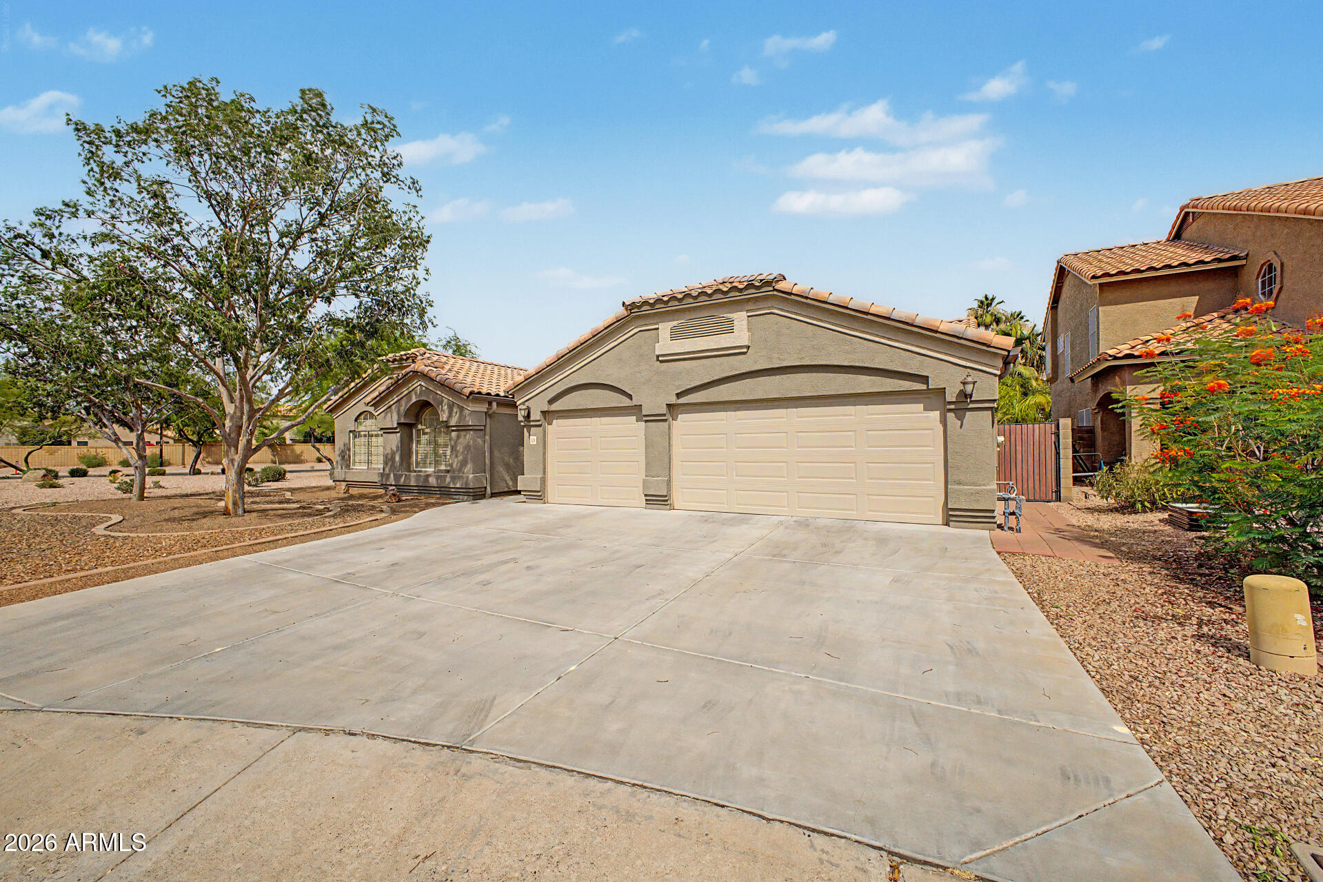 221 South Quartz Street Gilbert, AZ 85296 - Photo 3 of 36 03 - Quartz