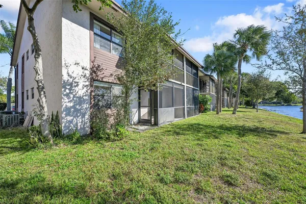 $2,000 | 9866 Nob Hill Court, Unit 9866, Sunrise, FL 33351