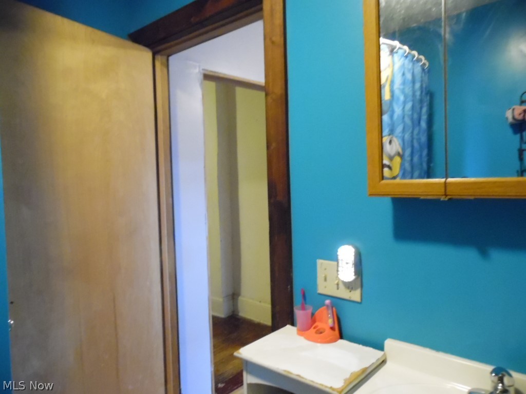 644 Locust Street Coshocton, OH 43812 - Photo 11 of 21