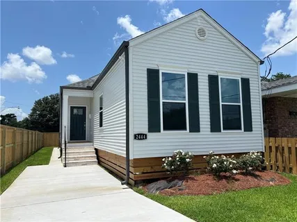 $239,900 | 2444 Huey P Long Avenue, Gretna, LA 70053